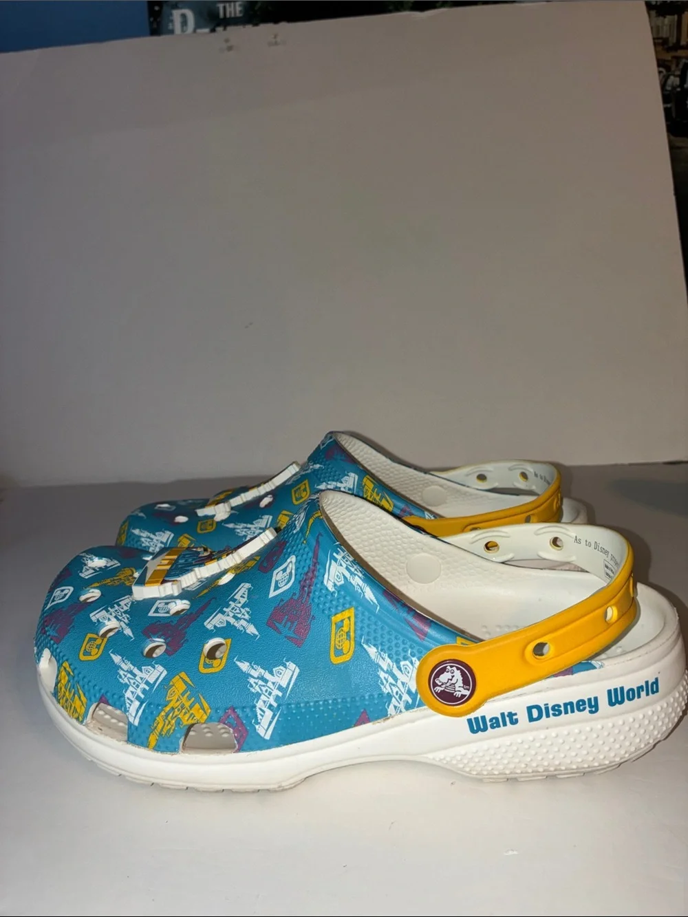 Disney World Cinderella Castle Crocs, Size Women’s 8 / Men’s 6 - Picture 7 of 12